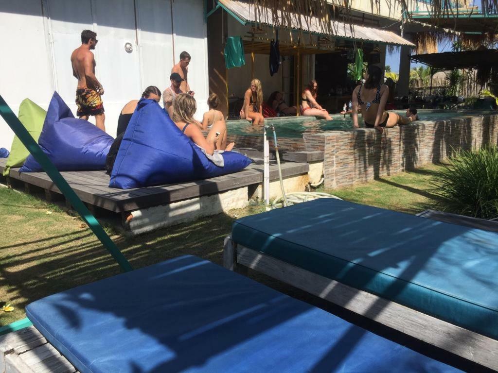Sunny Surf Lodge Hostel Canggu Exteriér fotografie